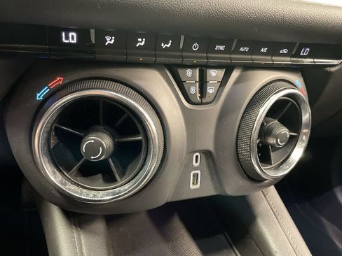 Used 2020 Chevrolet Blazer LT FWD image 20