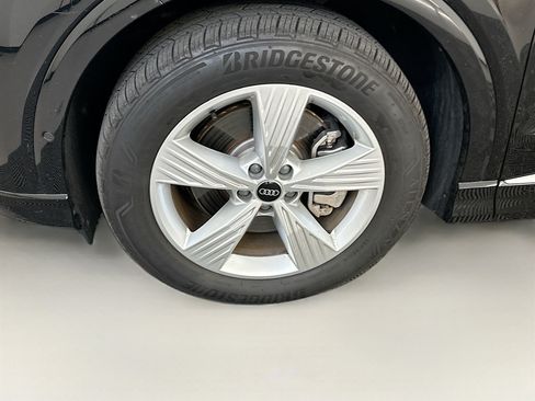Used 2024 Audi Q4 e-tron Premium Plus w/ Premium Plus AWD/4WD image 11