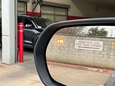 Used 2025 Chevrolet Equinox LT image 19