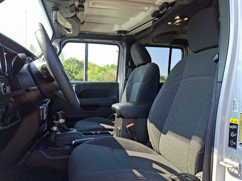 Certified 2023 Jeep Wrangler Unlimited w/ Cold Weather Group image 13