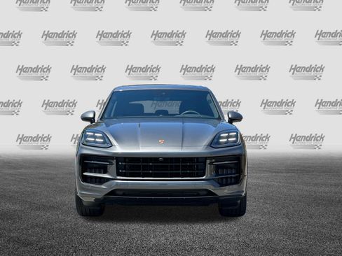 Used 2025 Porsche Cayenne GTS AWD/4WD image 10