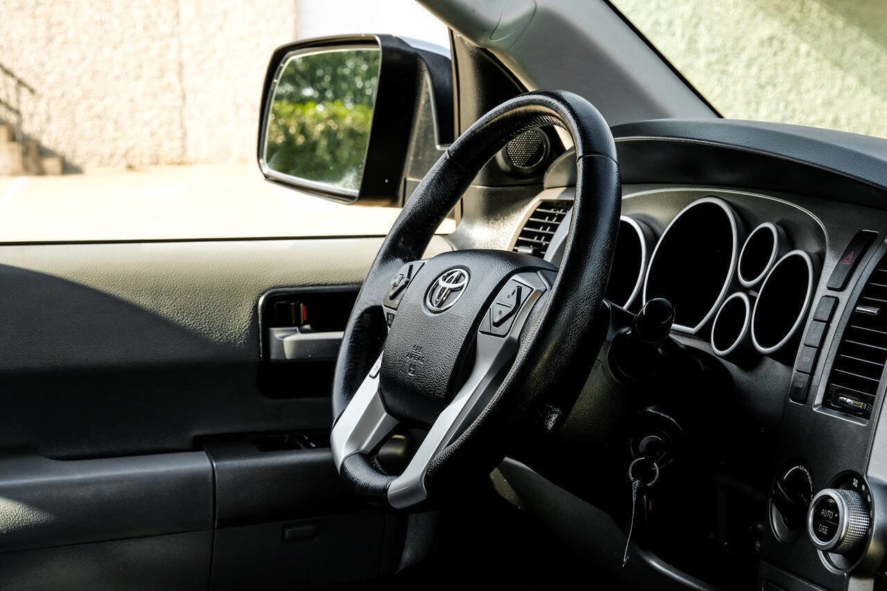 Used 2015 Toyota Sequoia Limited AWD/4WD image 21