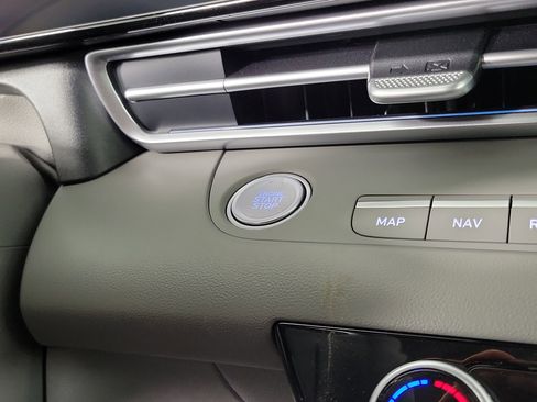 New 2025 Hyundai Elantra SEL image 17