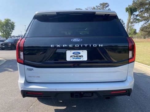 Used 2025 Ford Expedition Active AWD/4WD image 4
