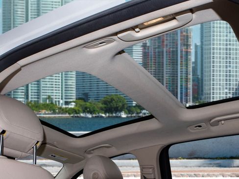 Used 2021 Mercedes-Benz GLC 300 w/ Premium Package image 19