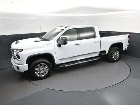 New 2026 Chevrolet Silverado 2500 High Country w/ High Country Premium Package AWD/4WD image 39