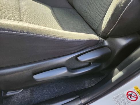 Used 2018 Toyota RAV4 XLE image 31