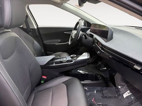 Used 2024 Kia EV6 Light AWD/4WD image 14