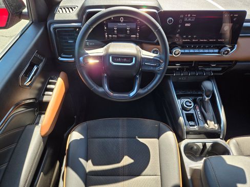 Used 2023 GMC Canyon AT4 w/ Technology Package AWD/4WD image 11