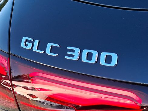 Used 2026 Mercedes-Benz GLC 300 4MATIC image 17