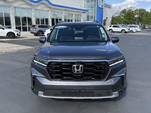 Certified 2025 Honda Pilot Touring image 2