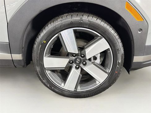 Used 2025 Hyundai Santa Fe Limited AWD/4WD image 37