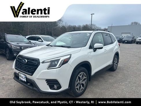 Used 2023 Subaru Forester Premium image 1