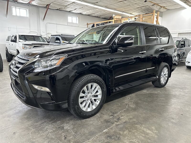 Used 2014 Lexus GX 460 w/ Premium Package AWD/4WD image 6