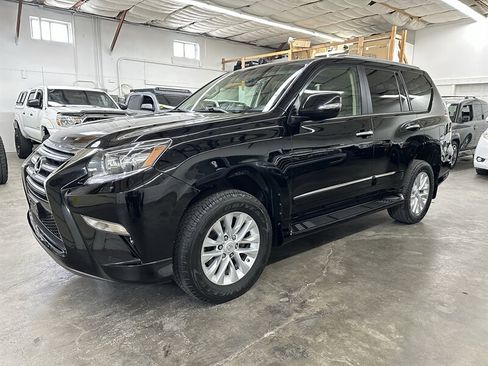 Used 2014 Lexus GX 460 w/ Premium Package AWD/4WD image 6
