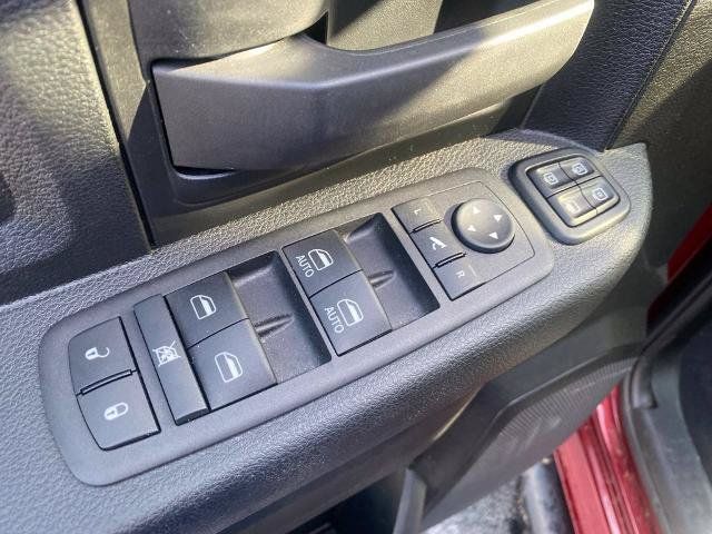 Used 2024 RAM 3500 Tradesman w/ Chrome Appearance Group AWD/4WD image 16