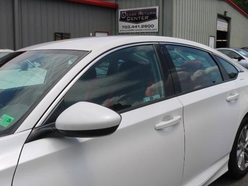 Used 2018 Honda Accord LX image 4