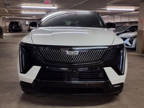 Used 2025 Cadillac Escalade IQ Sport 2 w/ LPO, ONYX Package image 2