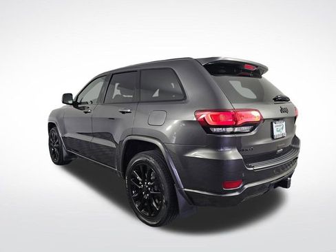 Used 2021 Jeep Grand Cherokee Laredo X image 5