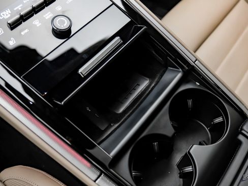 Used 2025 Porsche Panamera w/ Premium Package image 53