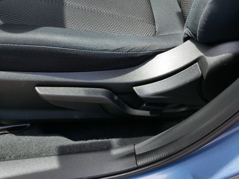 Used 2023 Subaru Crosstrek 2.0i AWD/4WD image 19