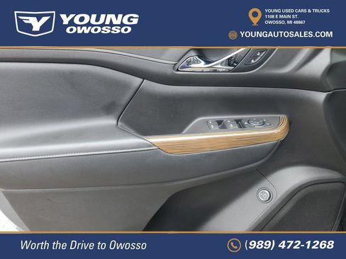Used 2020 GMC Acadia SLE w/ Driver Convenience Package FWD image 21