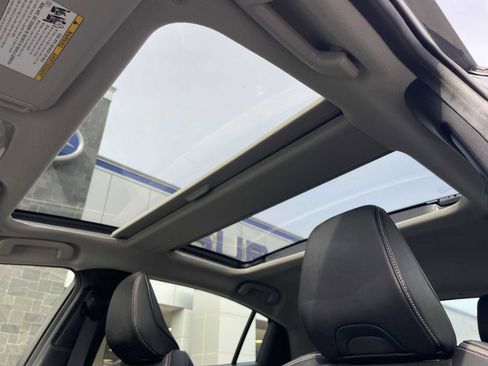 Used 2023 Toyota Prius XLE image 10