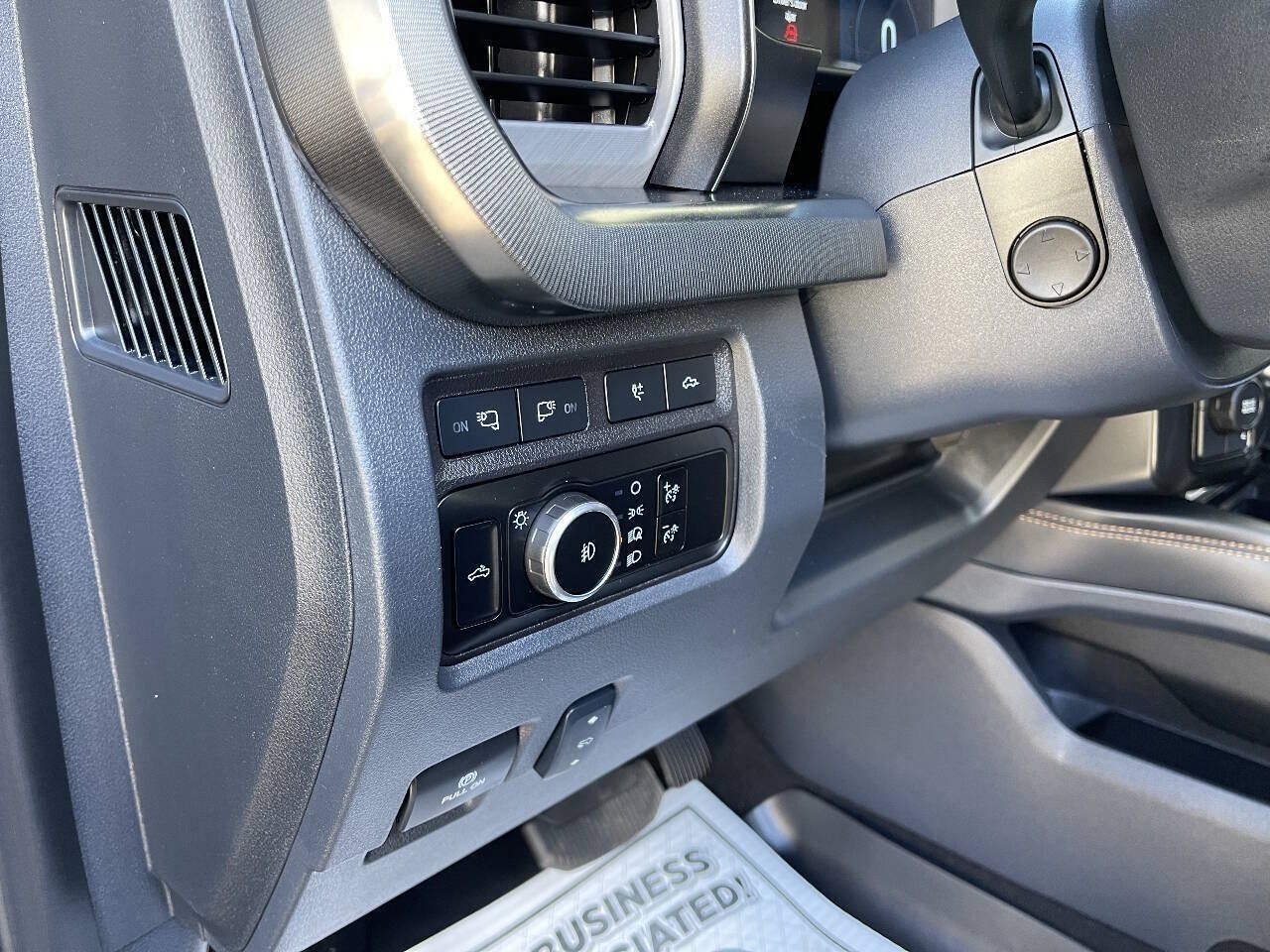 Used 2024 Ford F450 Platinum AWD/4WD image 16