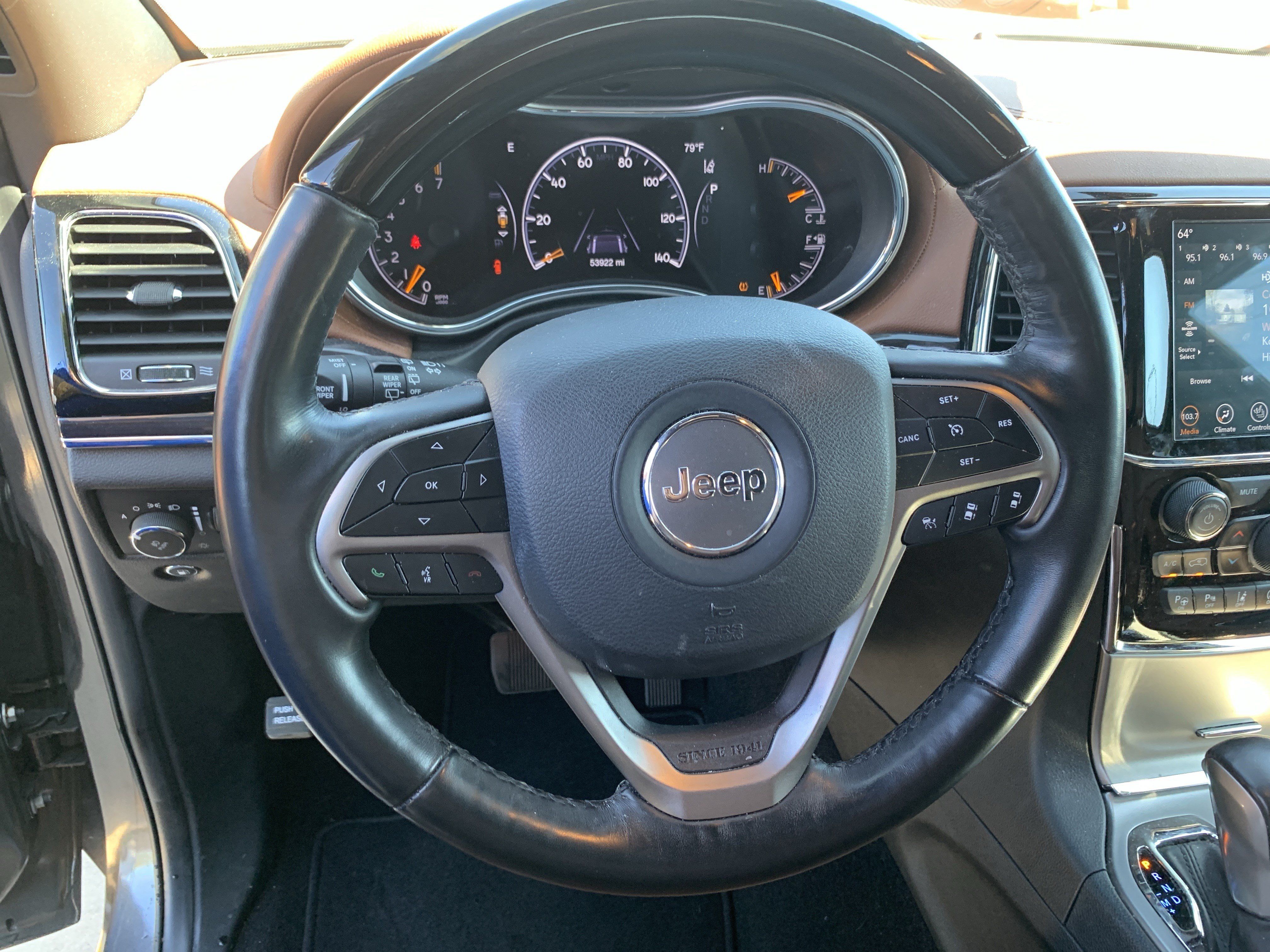 Used 2020 Jeep Grand Cherokee Overland AWD/4WD image 18
