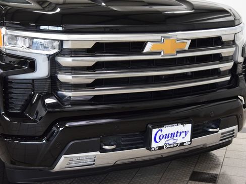 Used 2024 Chevrolet Silverado 1500 High Country w/ High Country Premium Package AWD/4WD image 13