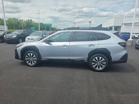 Used 2025 Subaru Outback Limited AWD/4WD image 6