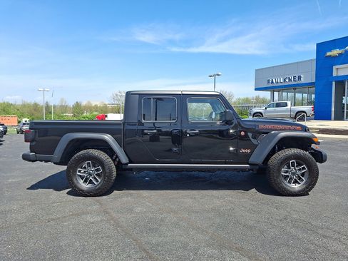 Used 2026 Jeep Gladiator Mojave AWD/4WD image 8