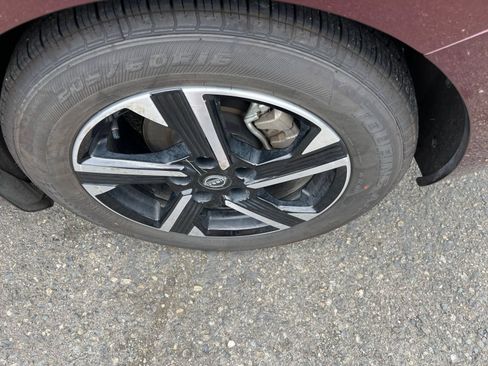 Used 2025 Nissan Sentra SV FWD image 30