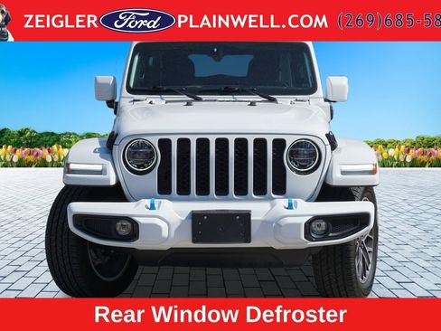 Used 2022 Jeep Wrangler Unlimited Sahara AWD/4WD image 8