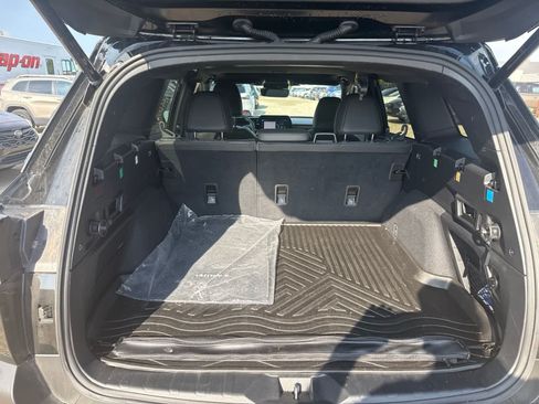 Used 2026 Subaru Outback Limited AWD/4WD image 14