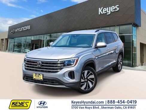 Used 2024 Volkswagen Atlas SE FWD image 1