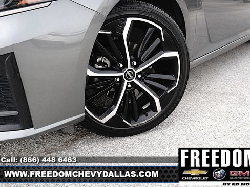 Used 2024 Nissan Altima 2.5 SR FWD image 42