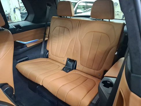 Used 2021 BMW X7 xDrive40i w/ M Sport Package image 9