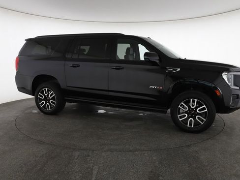 Used 2023 GMC Yukon XL AT4 w/ AT4 Premium Plus Package image 15