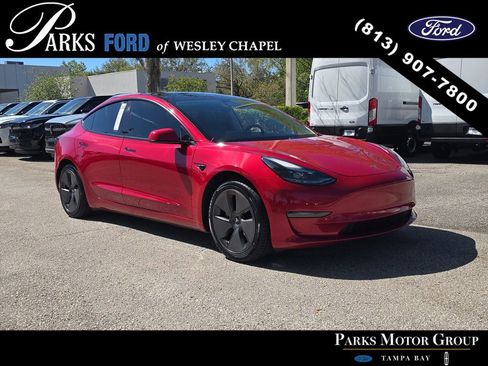 Used 2021 Tesla Model 3 Standard Range Plus image 1