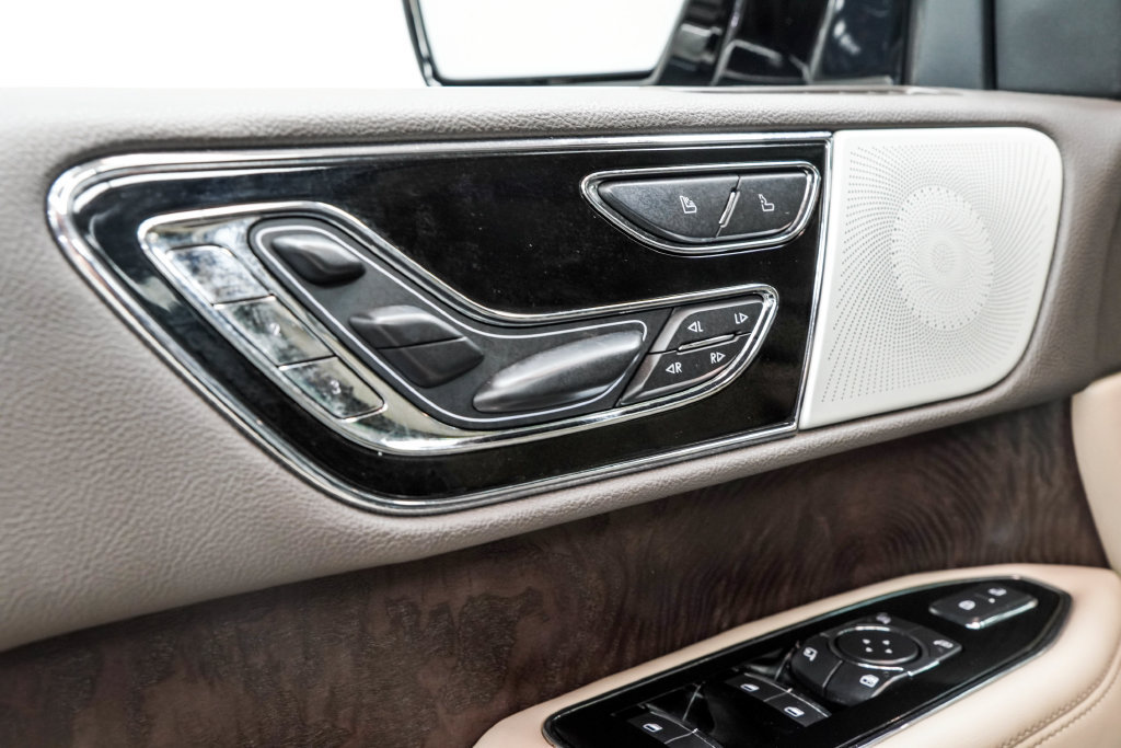 Used 2022 Lincoln Navigator Reserve AWD/4WD image 47