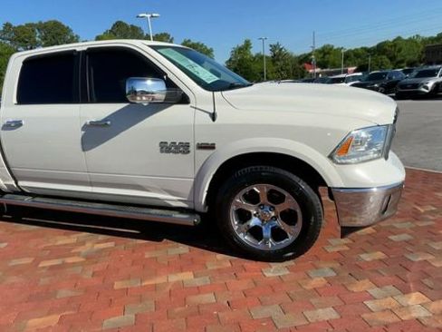 Used 2018 RAM 1500 Laramie w/ Convenience Group AWD/4WD image 3