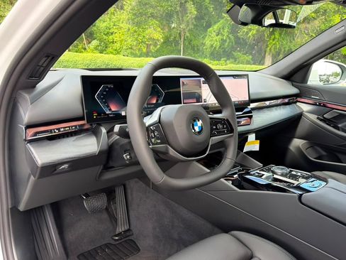 New 2027 BMW 530i w/ Premium Package RWD image 11