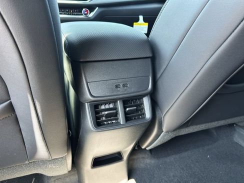 New 2026 Chevrolet Equinox LT w/ Convenience Package II AWD/4WD image 21
