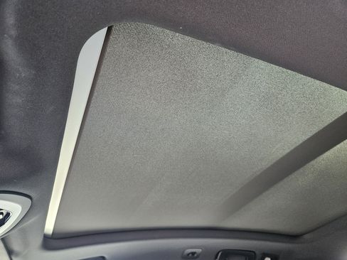 Certified 2025 Porsche Macan S image 29