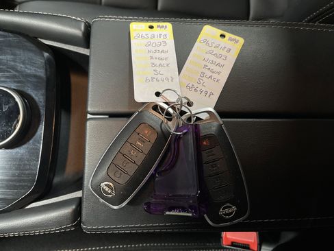 Used 2023 Nissan Rogue SL w/ SL Premium Package image 27