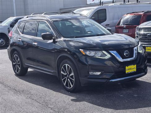 Used 2019 Nissan Rogue SL w/ Premium Package FWD image 3