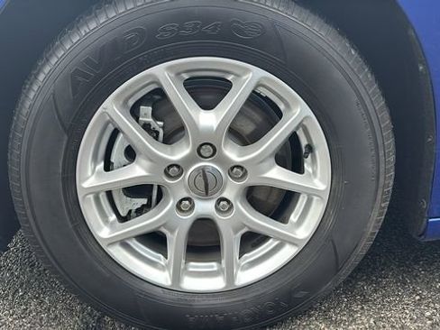 Used 2021 Chrysler Pacifica Touring-L FWD image 8
