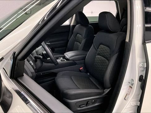 Used 2024 Nissan Pathfinder SV AWD/4WD image 24