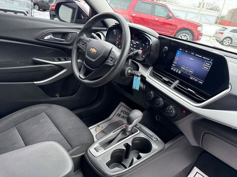 Used 2024 Chevrolet Trax LS image 11